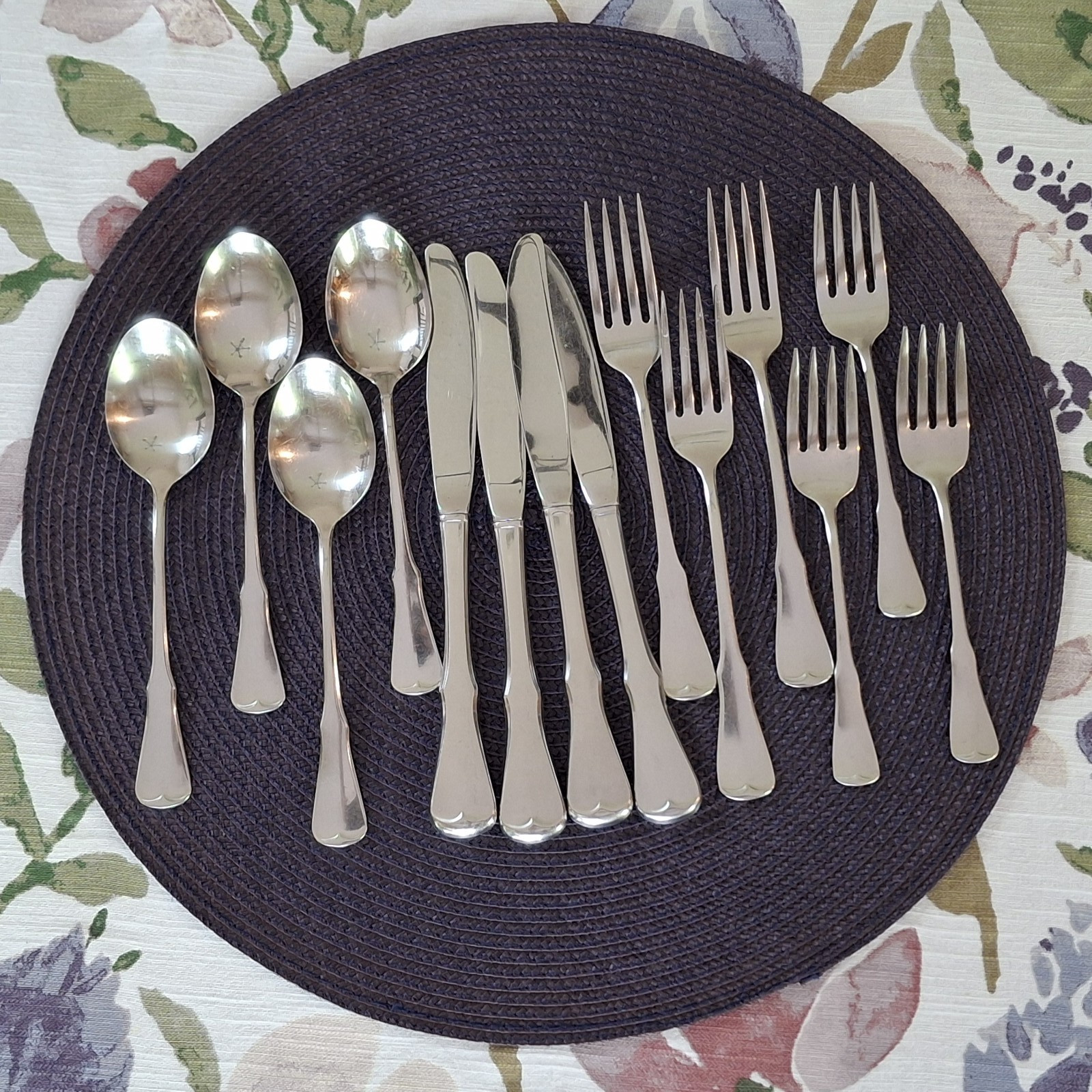 Mixed 14 Piece Lot PATRICK HENRY Oneida Community Stainless Knife Spoon Fork gallery