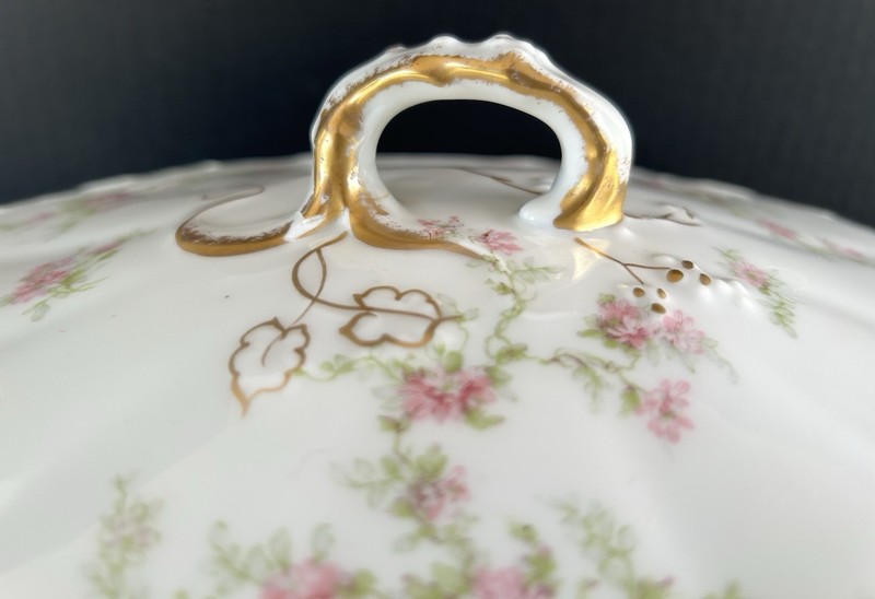 Haviland Limoges Oval Vegetable Serving Dish With Lid Schleiger 151 Pink Flowers gallery