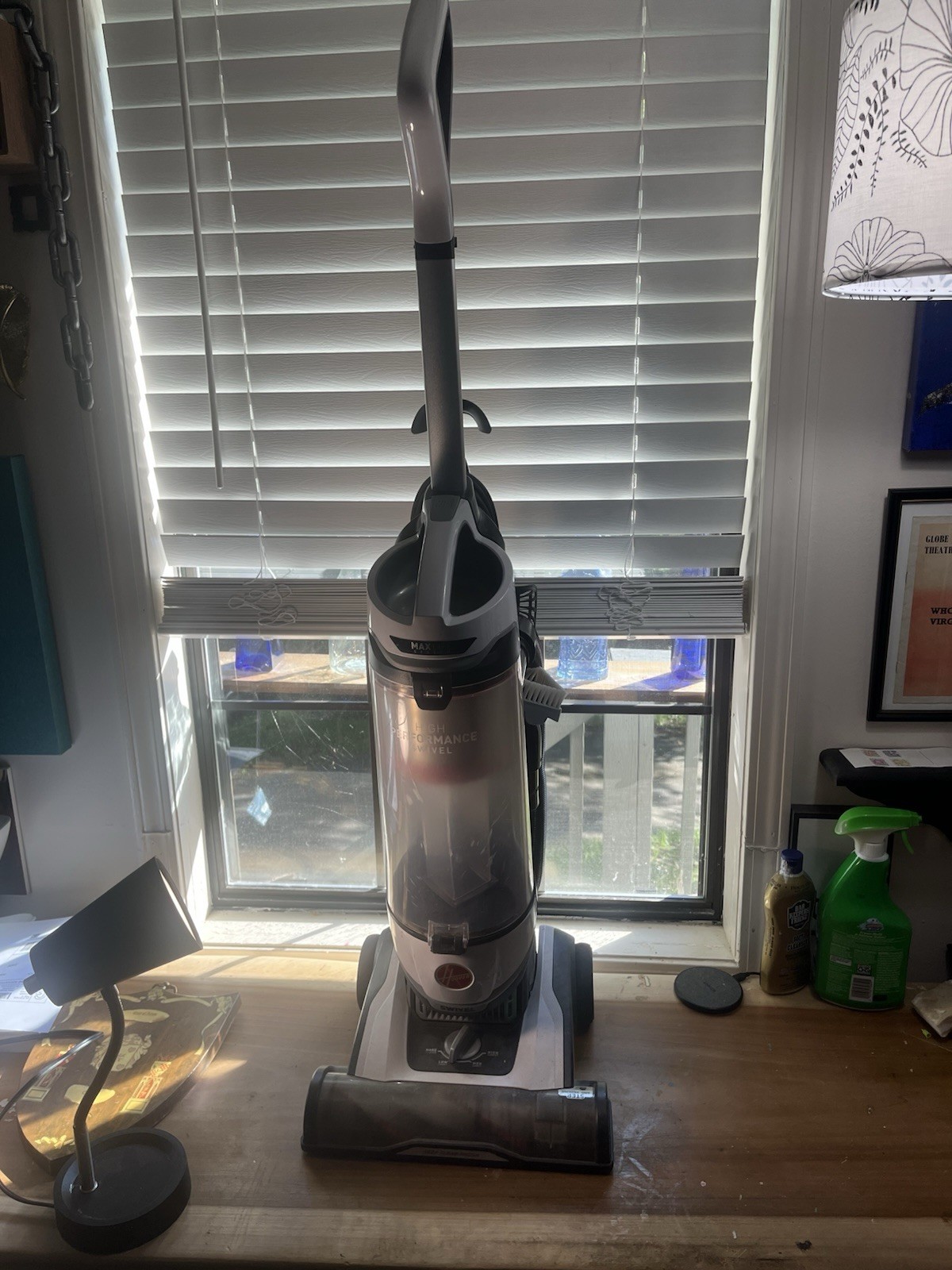 Hoover UH75210 MAXLife PowerDrive Swivel XL Pet Bagless Upright Vacuum Cleaner gallery