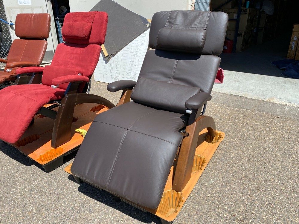 Human Touch PC-6 Manual Leather Classic Plus Zero Gravity Perfect Chair Recliner