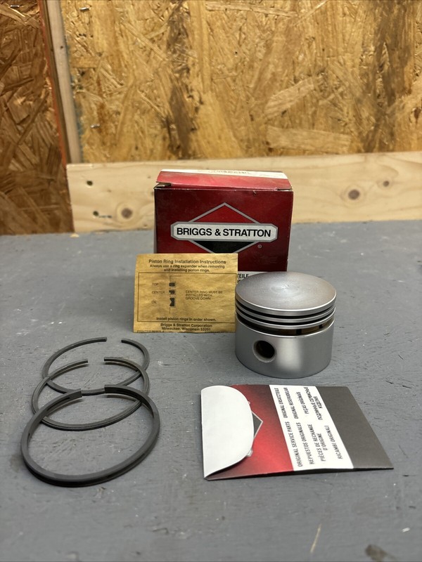 BRIGGS & STRATTON NOS PISTON ASSY -030 #298907 gallery