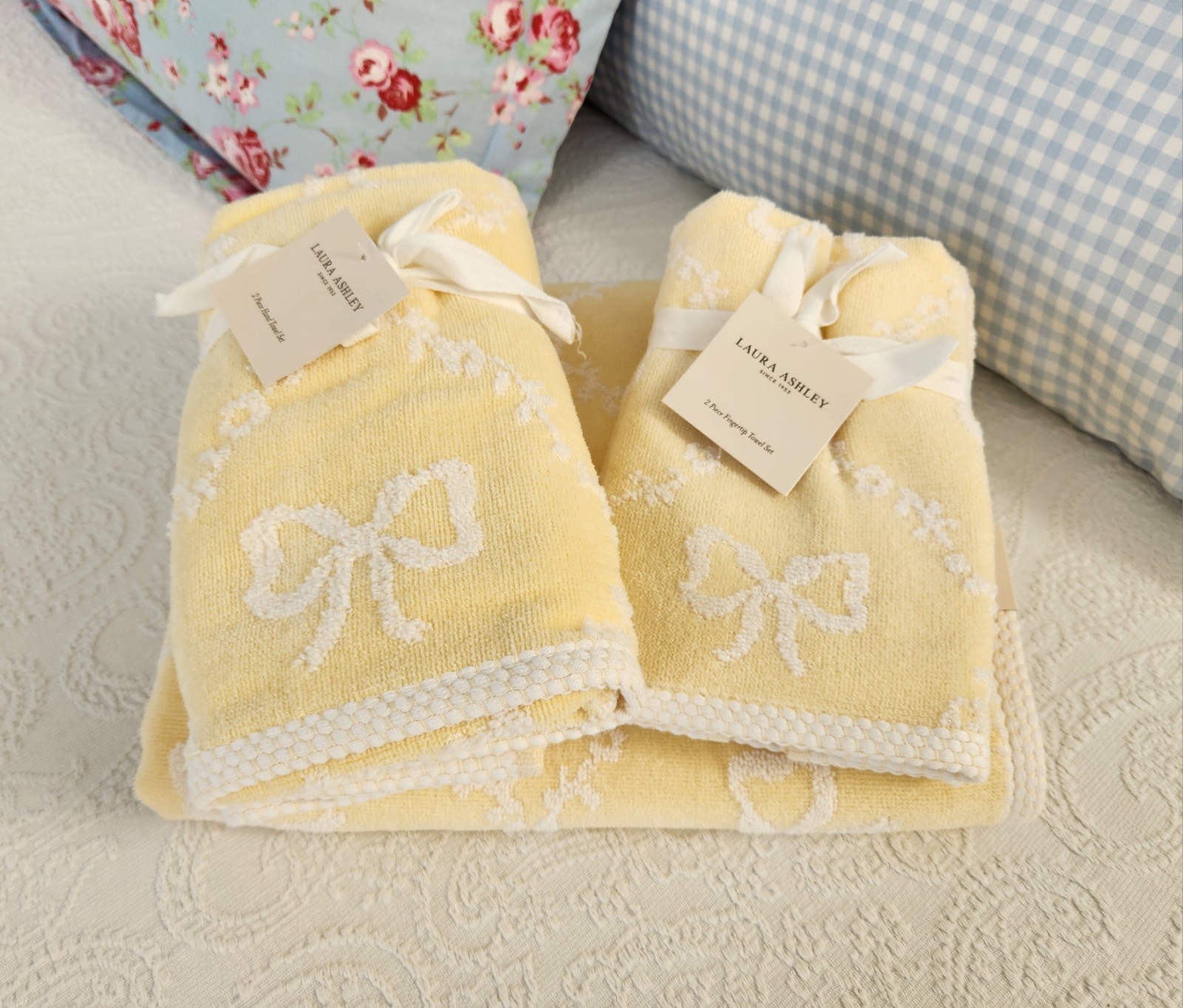 NWT LAURA ASHLEY KATE BOW YELLOW BATH, HAND & FINGERTIP TOWEL SET gallery
