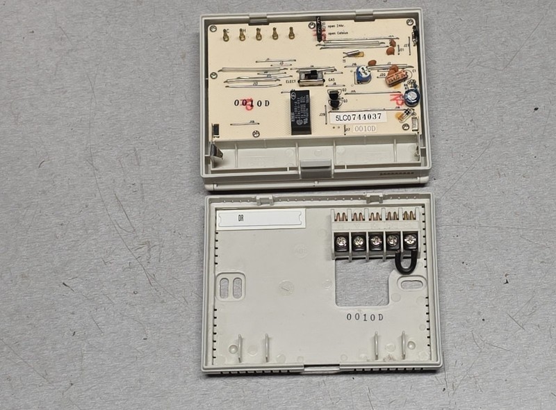 Lux 500 Digital Programmable Thermostat Heat Cool HVAC 24V Wall - Tested Working gallery