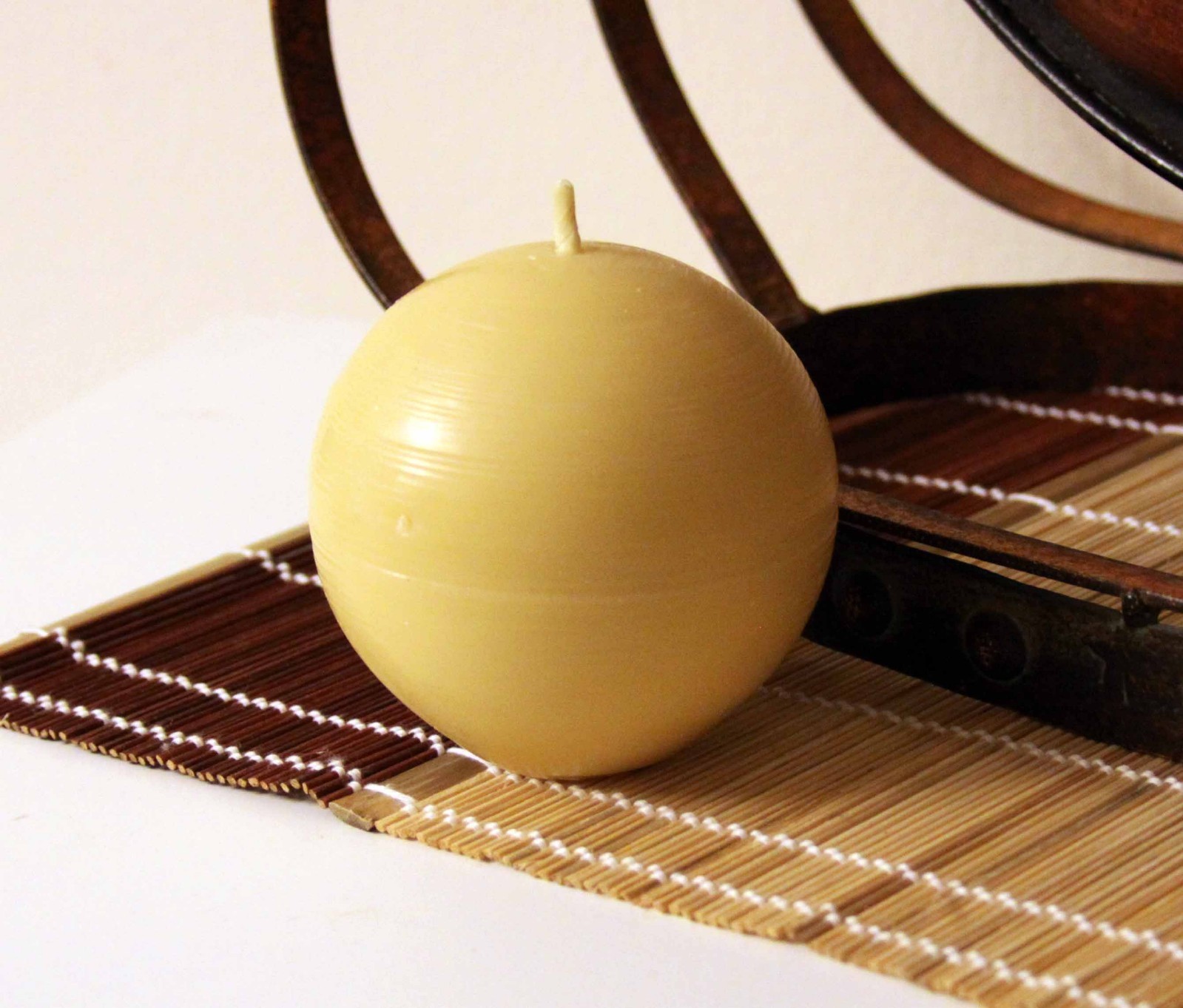 Handmade 100% Pure Beeswax Ball Round Shape Candles 100% Cotton Wick US made gallery