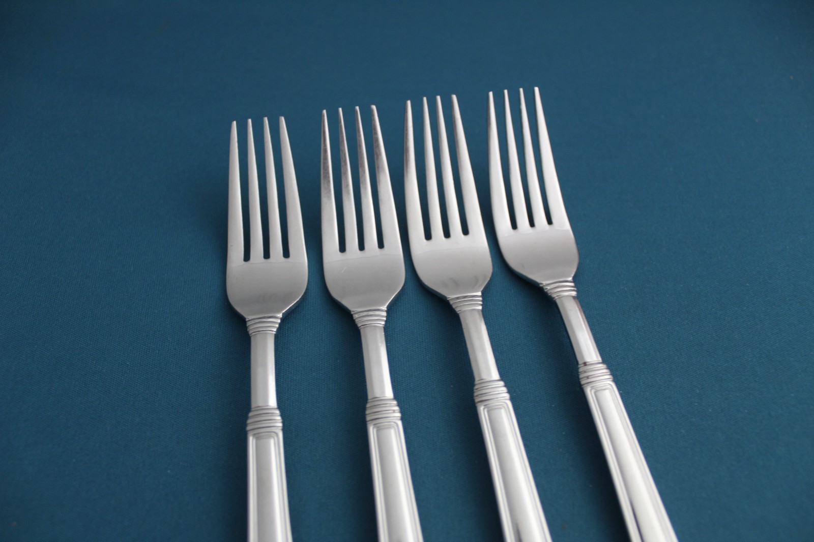 Pfaltzgraff PROVIDENCE GLOSSY Dinner Forks (Set of 4) Korea 7 1/2" gallery