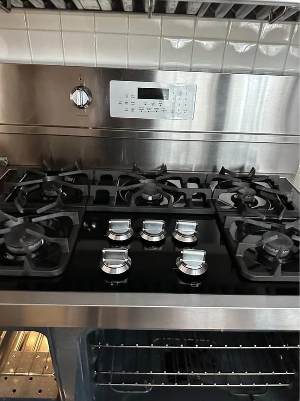 Frigidaire Pro Dual Fuel Range - 40inch, 5 Burners, 2 Electric Ovens, Gas burn gallery