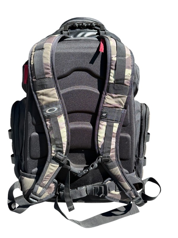 Oakley Kitchen Sink Backpack Camo Hunter Red Code Logo 2