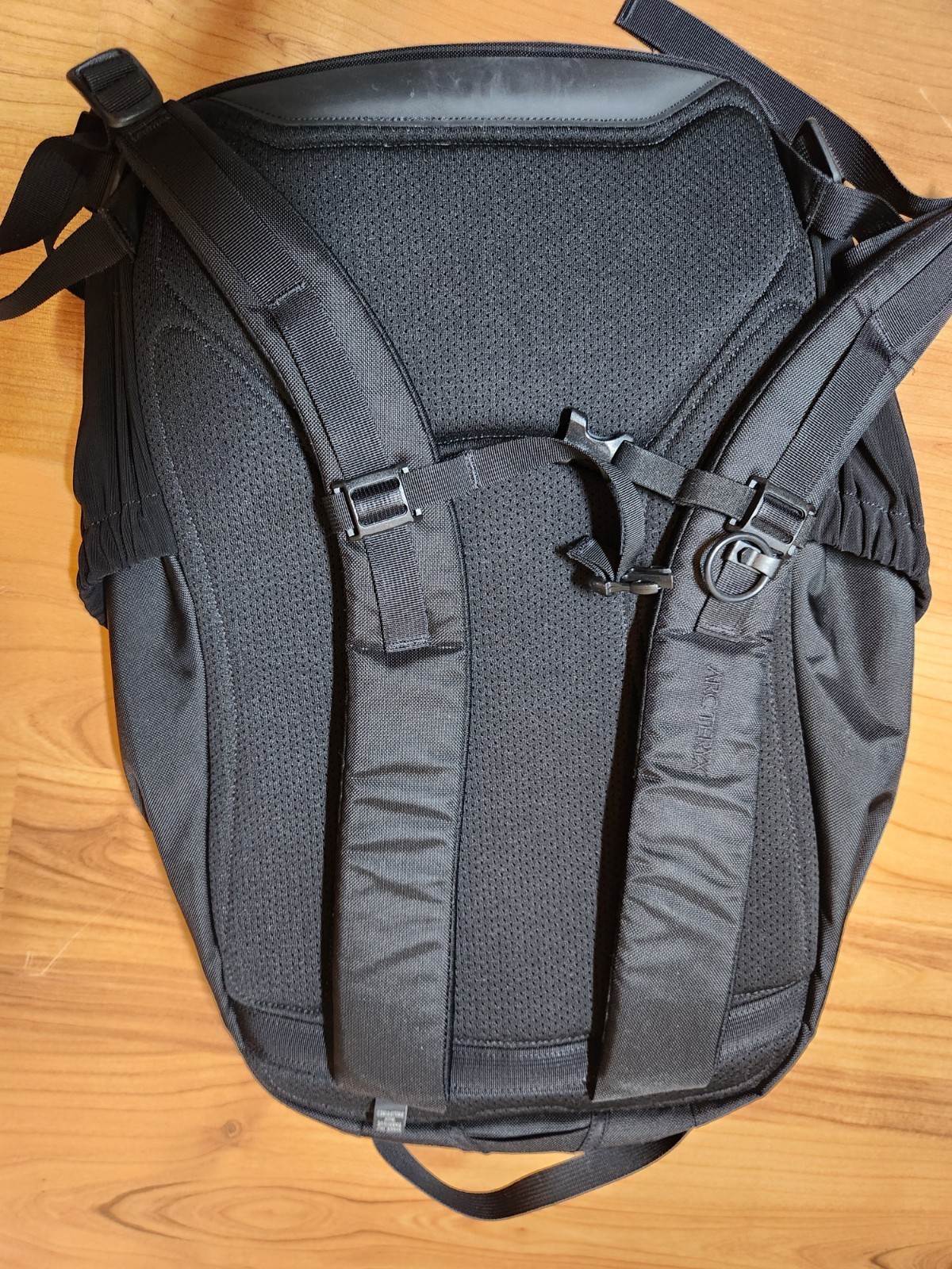 Arc’teryx Mantis 32 L Backpack Black 5