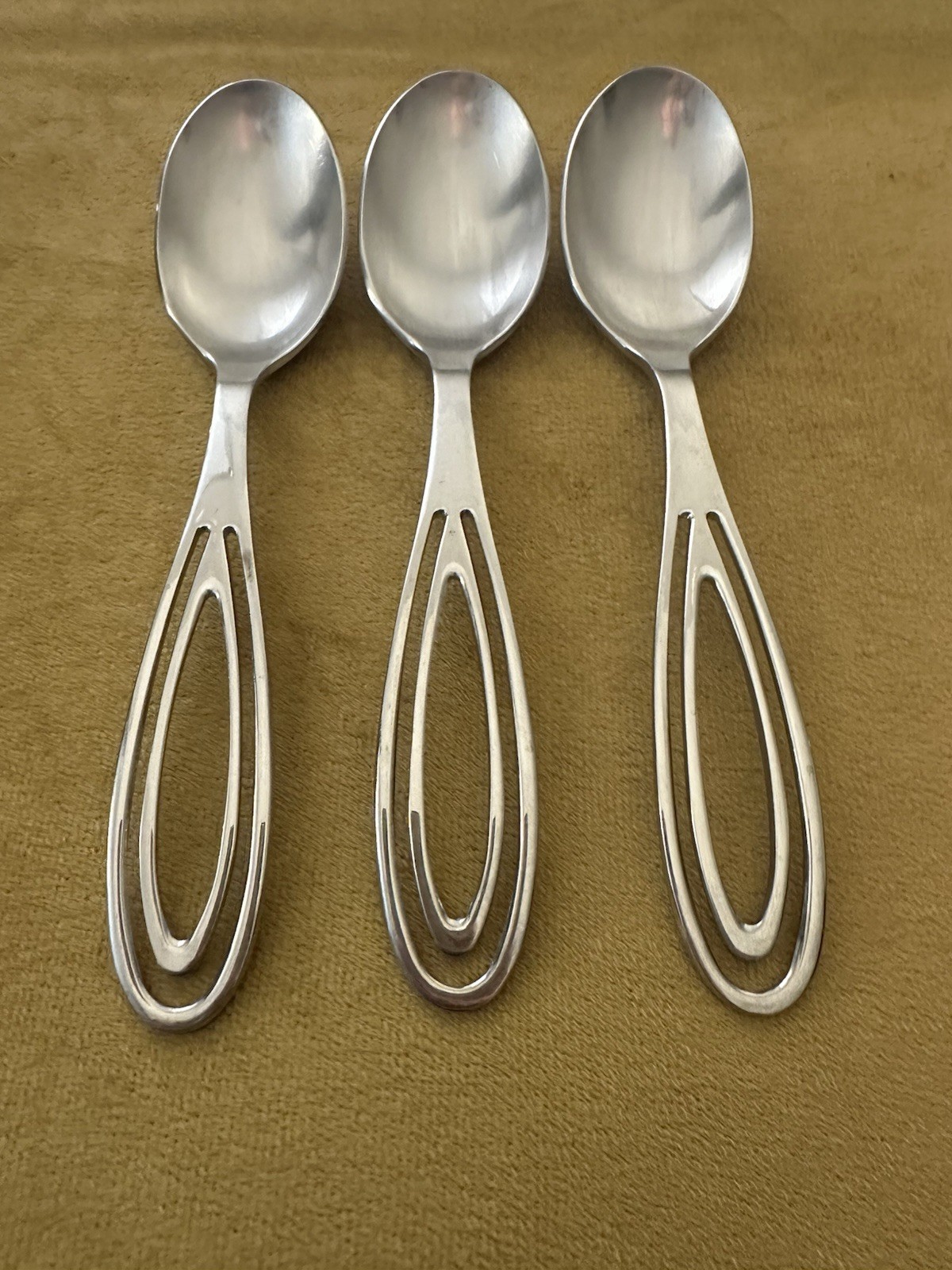 (3) Soup Spoons Pottery Barn PBN3 Stainless LOOP gallery