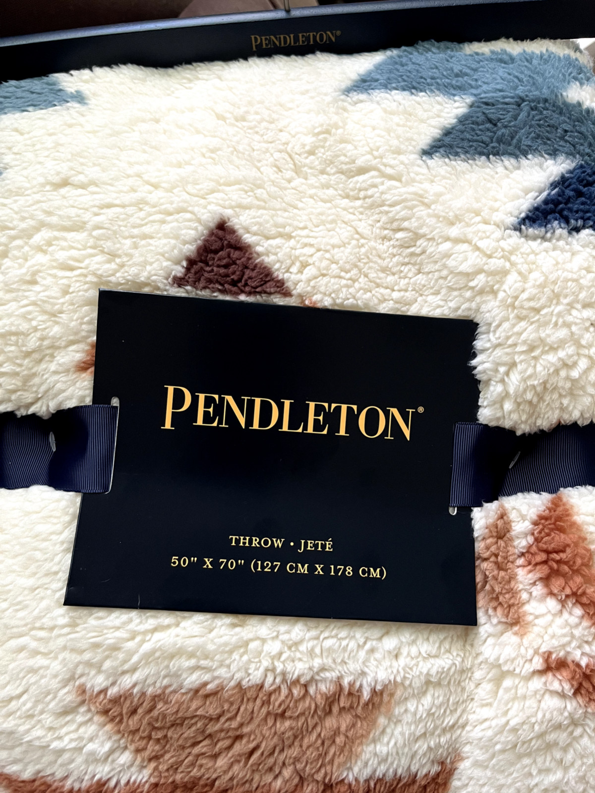 NWT Pendleton Peak Canyon Multicolor Sherpa Throw Fleece Blanket Southwest Aztec gallery