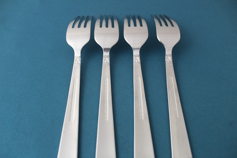 Reed & Barton EVERGREEN Dinner Forks (Set of 4) 18/10 Stainless China 8" gallery