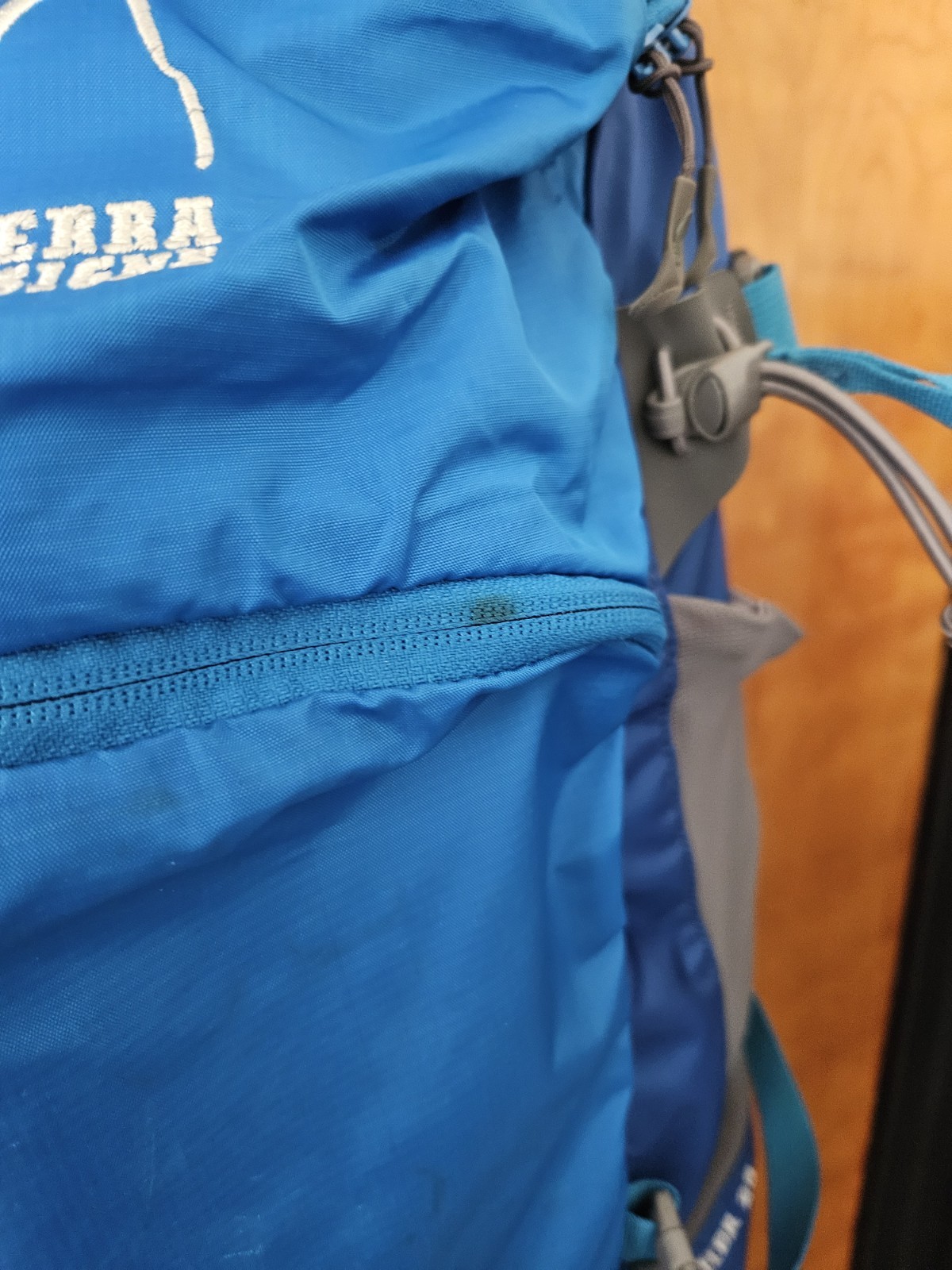 Sierra Designs Feather 25 Backpack, Blue With Frame, Torso Size M/L 2