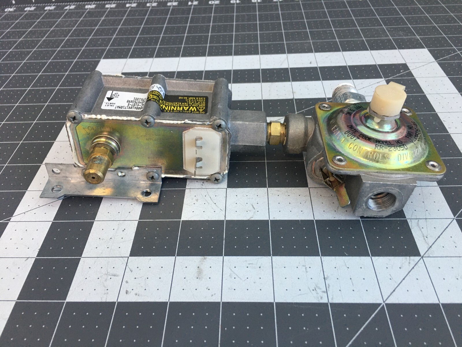 Whirlpool KitchenAid Range Oven Gas Valve P# 9755424 WP9755424 9752698 gallery