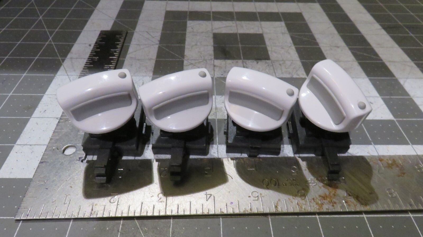 Whirlpool Washer Switch's & Knobs W10285512 (x1) W10285511 (x3) gallery