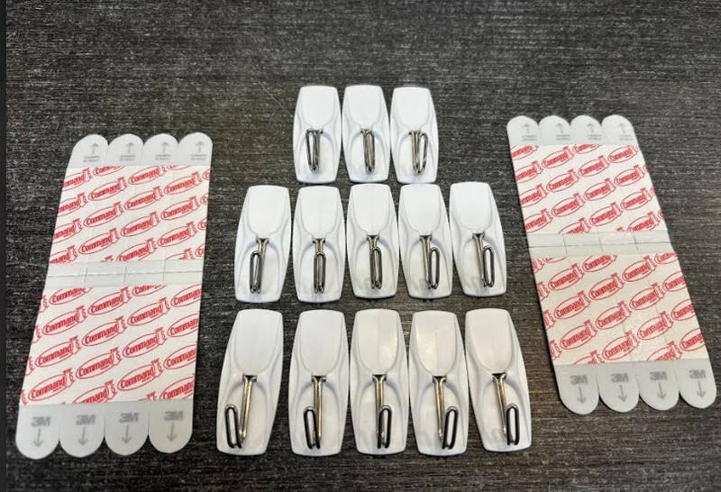 3M Command Medium Metal Wire Hooks Value Pack 13 Hooks + 16 Strips 2lb Capacity gallery
