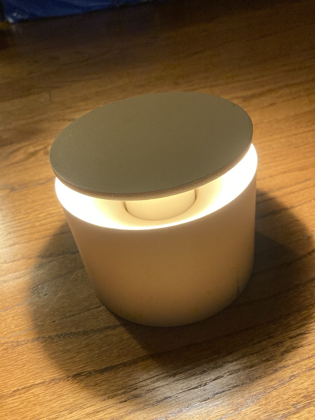 Zafferano Push-Up Rechargeable Cordless Table Lamp With Charging Base - Works! gallery