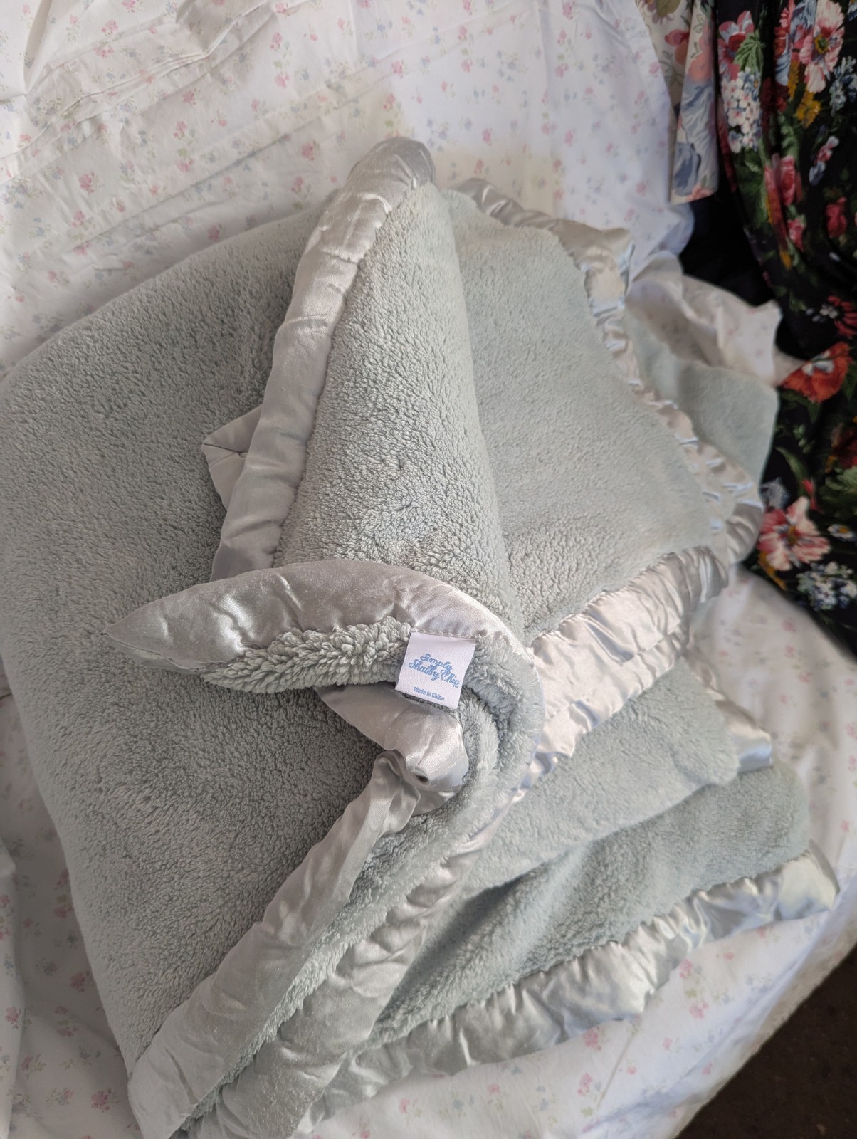 Original Simply Shabby Chic Blanket Rare Blue-Green Queen Two Ply 98X94 gallery