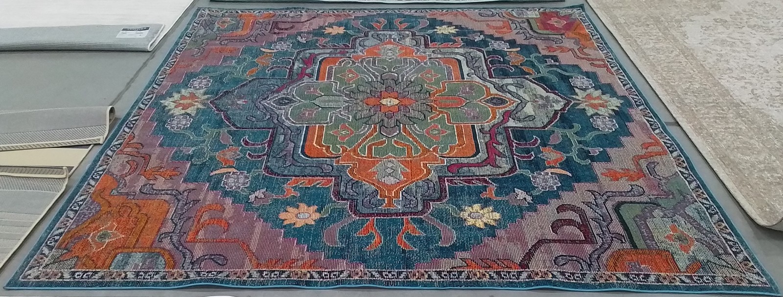 TEAL/ROSE 9'-0" x 9'-0" Damaged Binding Rug Reduced Price 1172801210 CRS501T-9SQ gallery