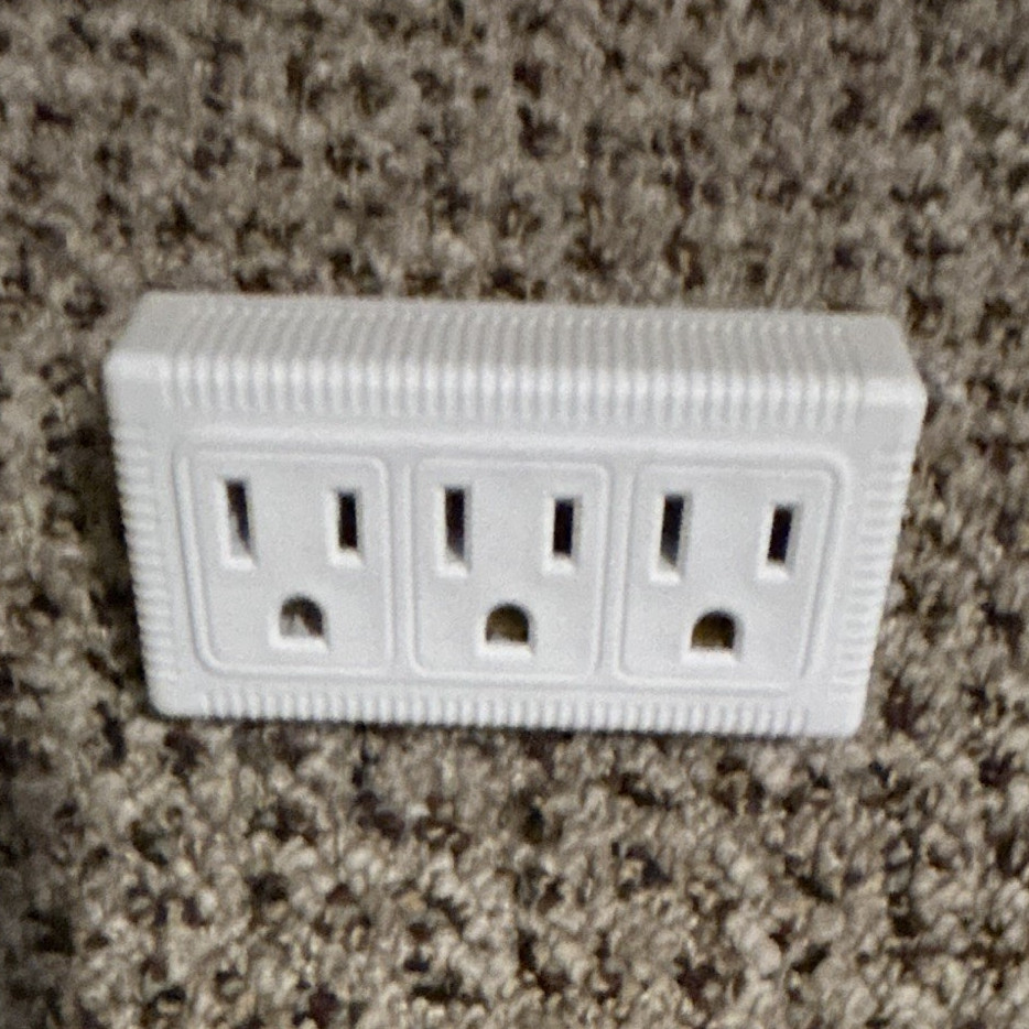 White Wall Tap 3-Outlet Plug-In Adapter, 121-140V AC, 15A, Tamper Resistant gallery