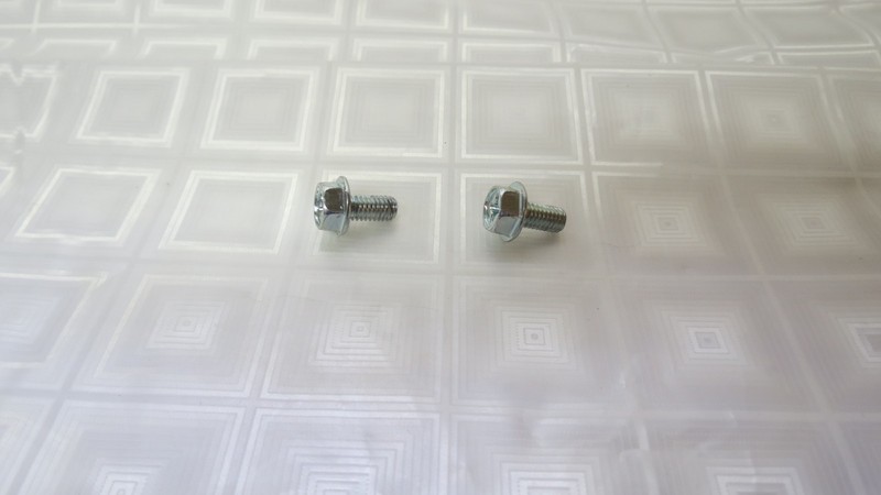 2 Genuine Briggs And Stratton Voltage Regulator Screw 690297 1650 Snow Engine gallery