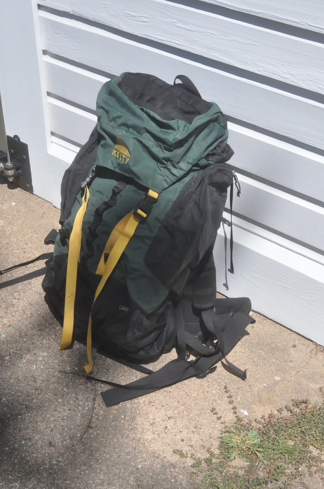 Kelty Glacier ~ Backpack ~ Green / Black ~ Internal Frame Pack 2