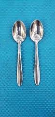 2-Oneida MOONCREST Glossy Stainless TEASPOONS 6 3/8″