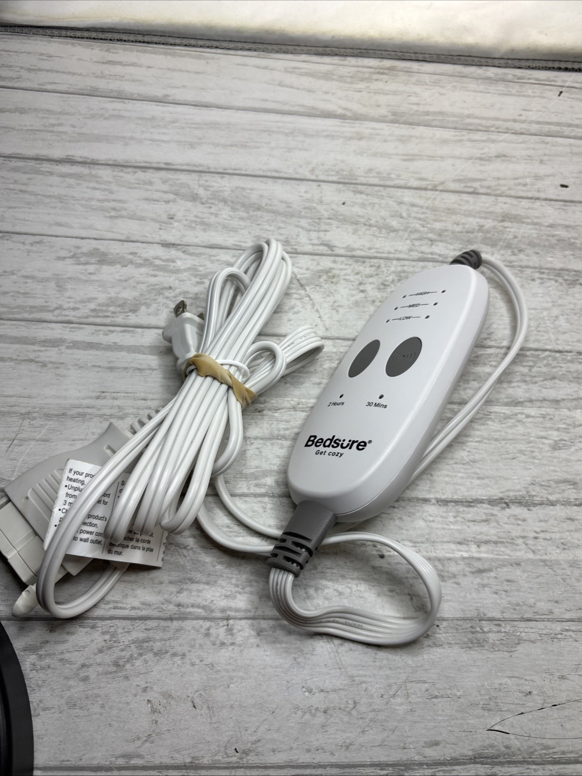 Bedsure Controller LM17-HP200 Remote Control Power Cord (For Heating Pad HP200) gallery