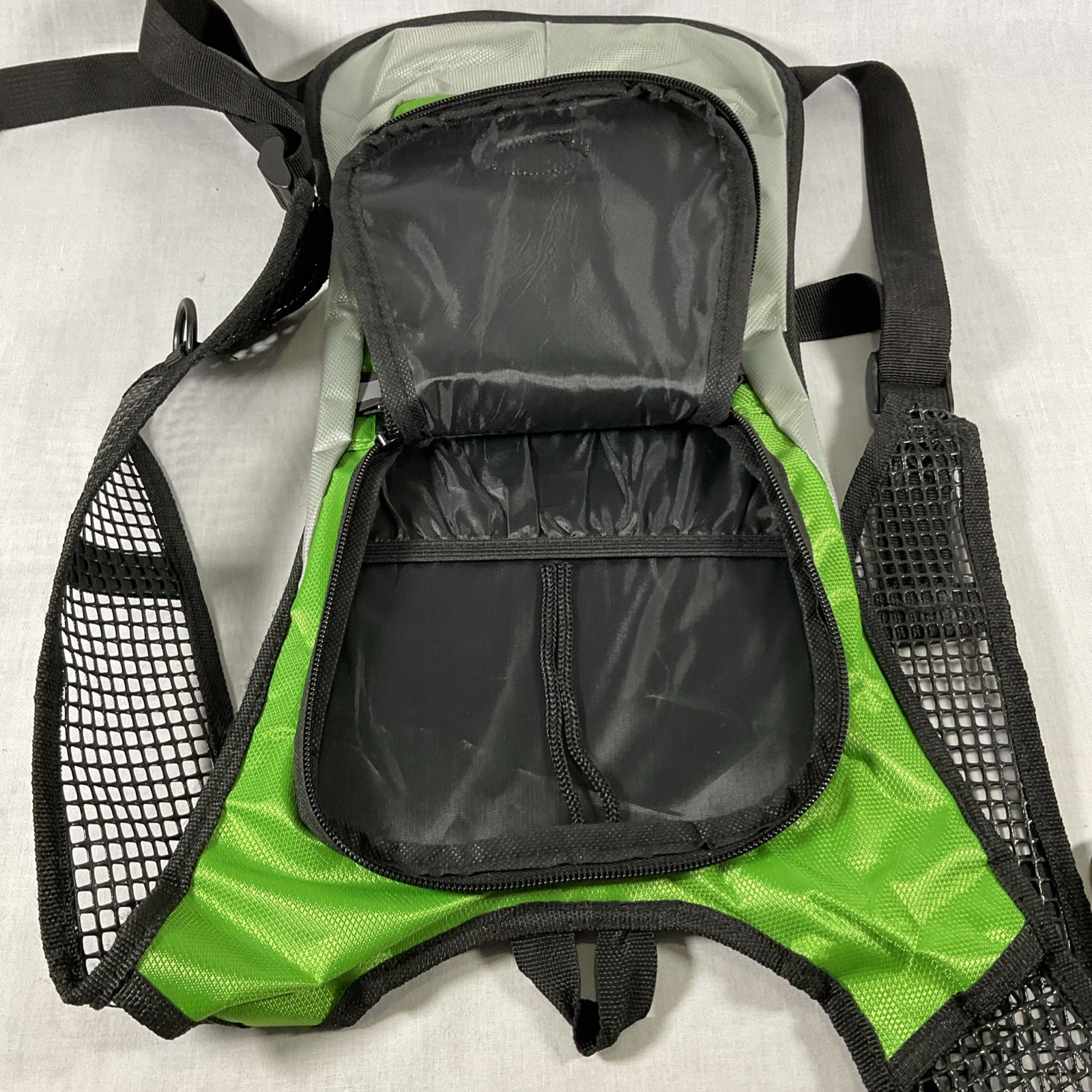 Juboury Green Lightweight Hiking Backpack 3