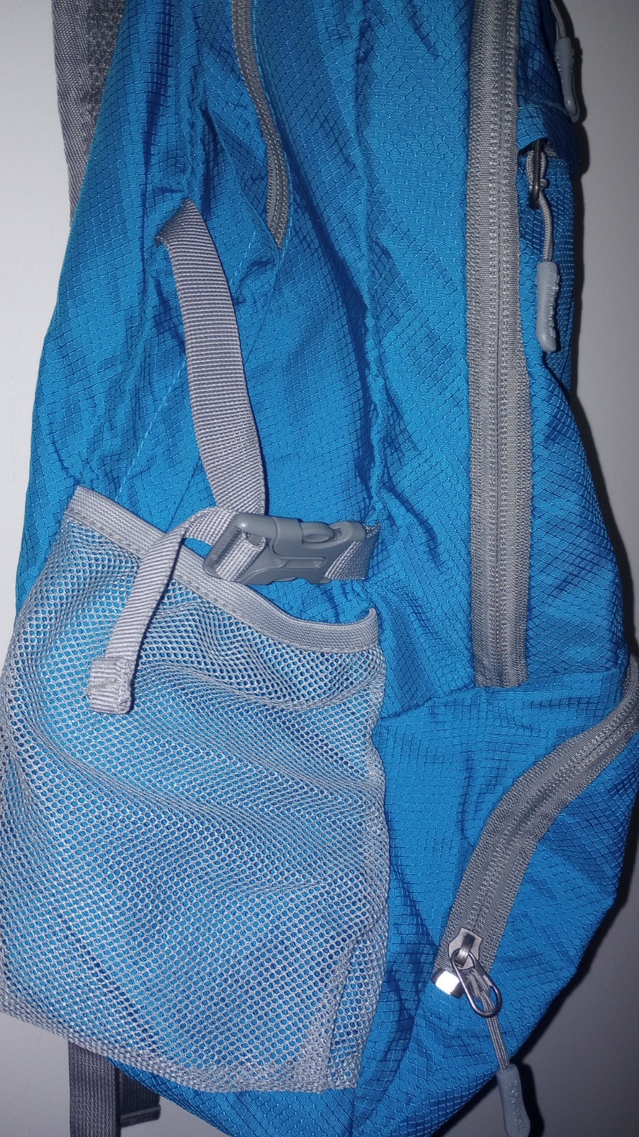 ZOMAKE Lightweight Packable Backpack - 30L Foldable Hiking Daypack - Blue, Good  5