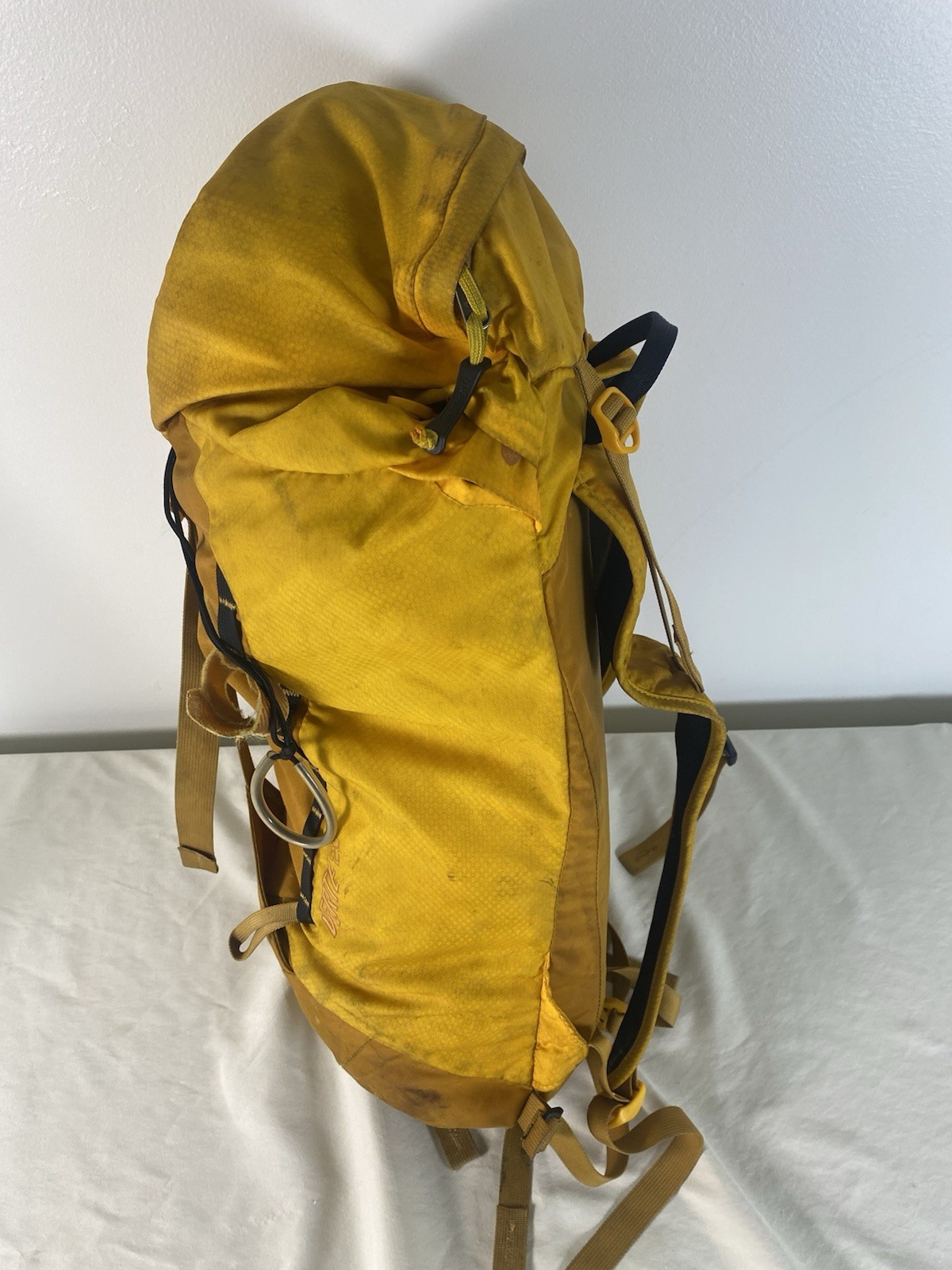 Gregory Verte 25 Backpack Climbing Hiking Skiing Gold 4