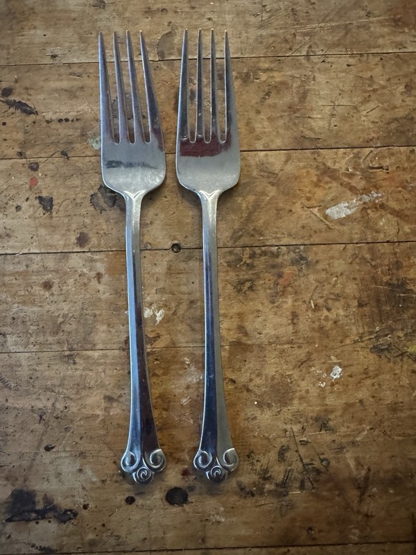 Oneida Milan Scroll Stainless Flatware Mixed Set (set Of 19) gallery