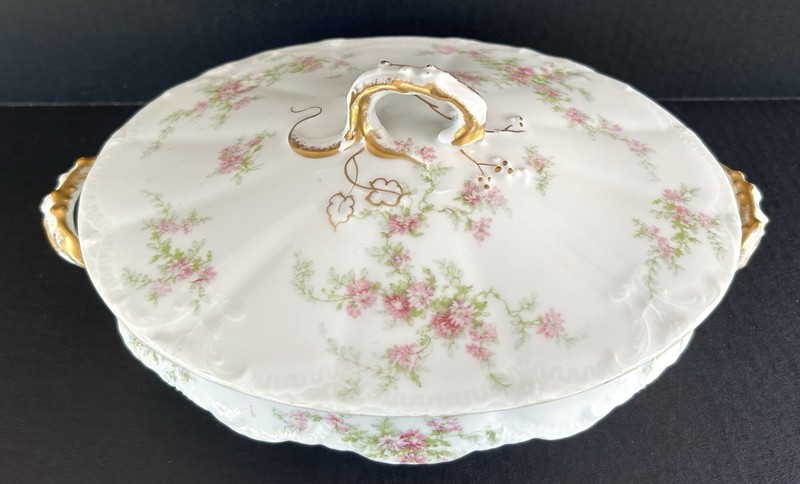 Haviland Limoges Oval Vegetable Serving Dish With Lid Schleiger 151 Pink Flowers gallery