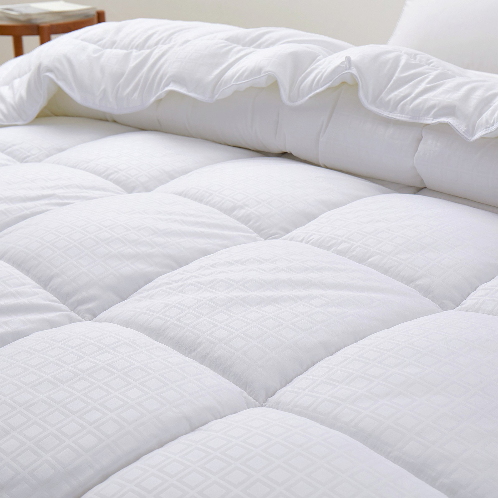HTOEL Ultra-soft Touch Duvet Insert All Season, Machine Washable gallery