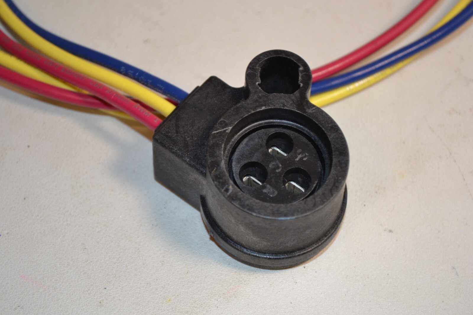 Wiring Harness Molded Plug 3 Pin Compressor Connector 105382-02 gallery