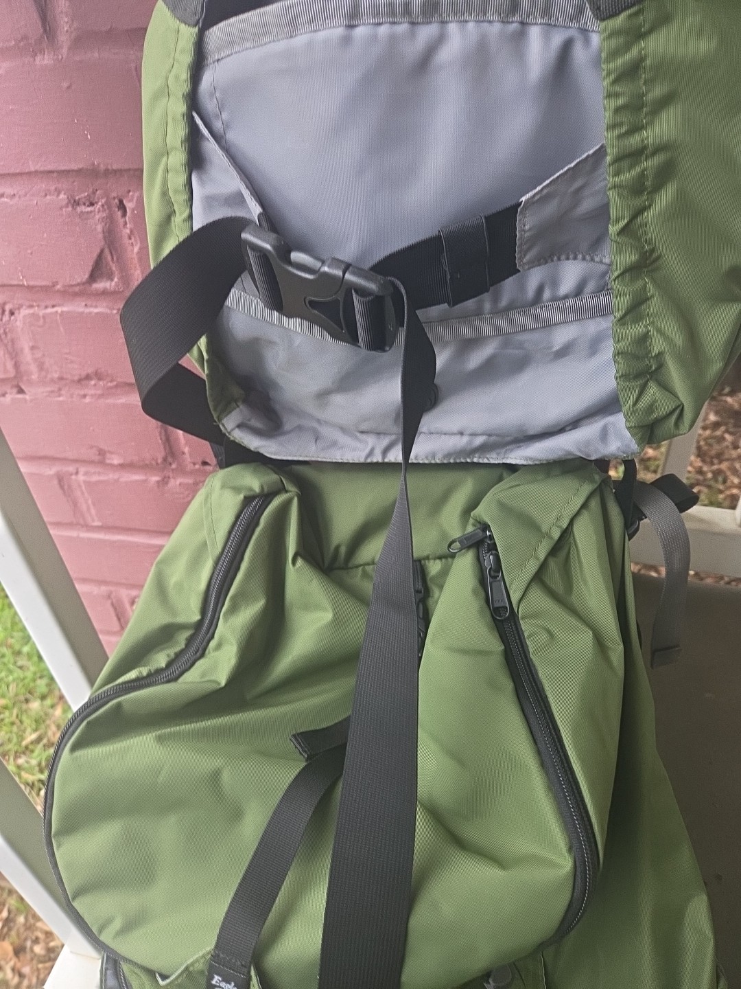 EAGLE CREEK 90L BACKPACK WITH DITACHABLE DAYPACK 4