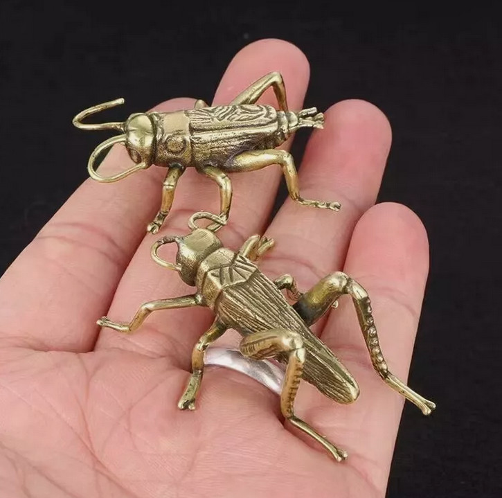 1Set 2Pcs Chinese Bronze Copper Statue Hand Carved Cricket Figurine gallery