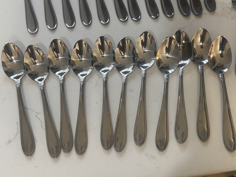 58 Oneida Memphis Stainless Flatware Set Daisy Floral Neck Pattern Made In China gallery