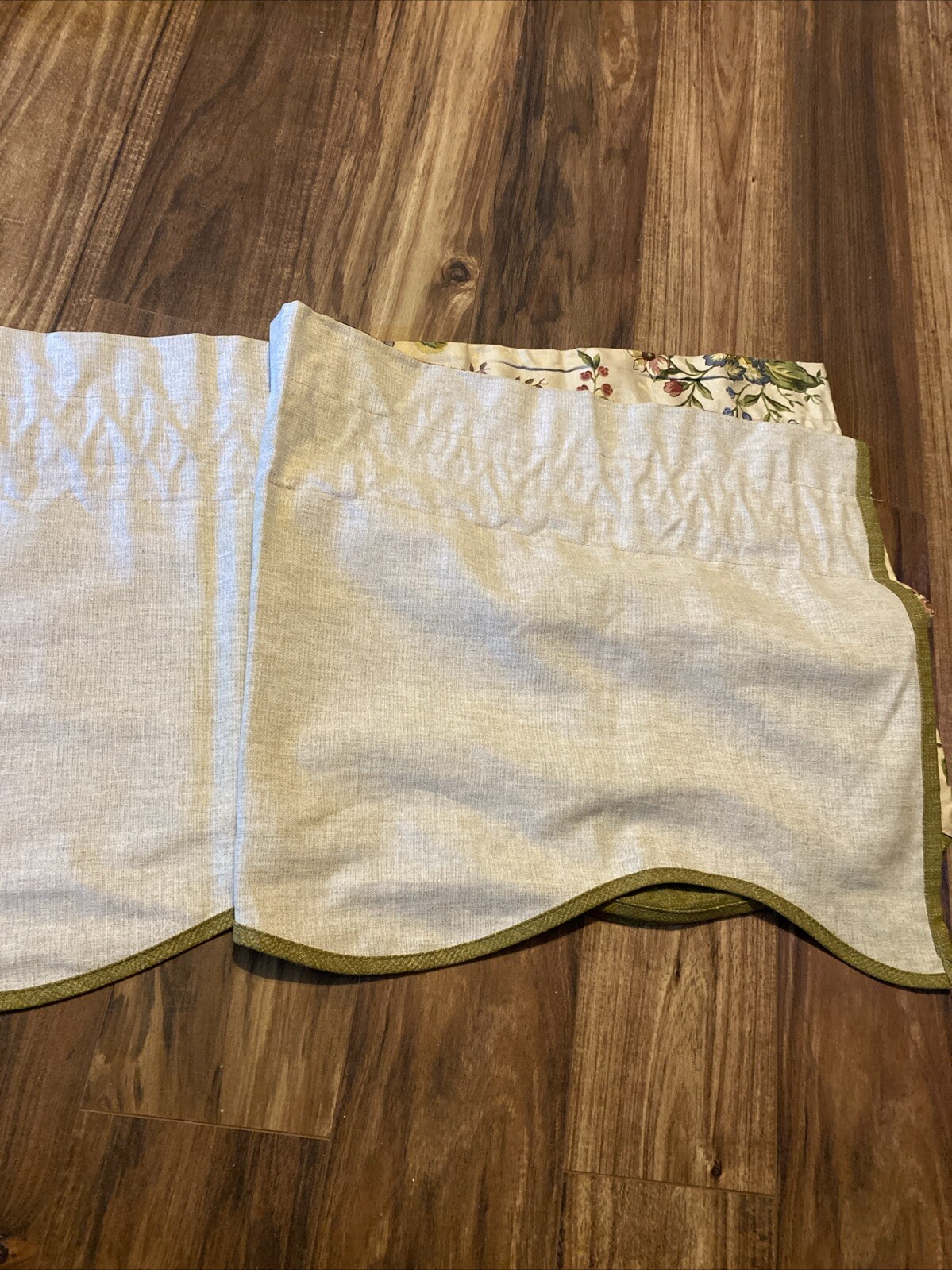 Floral Pattern Valance Scalloped Beige Green 17" x 75 made in the USA gallery