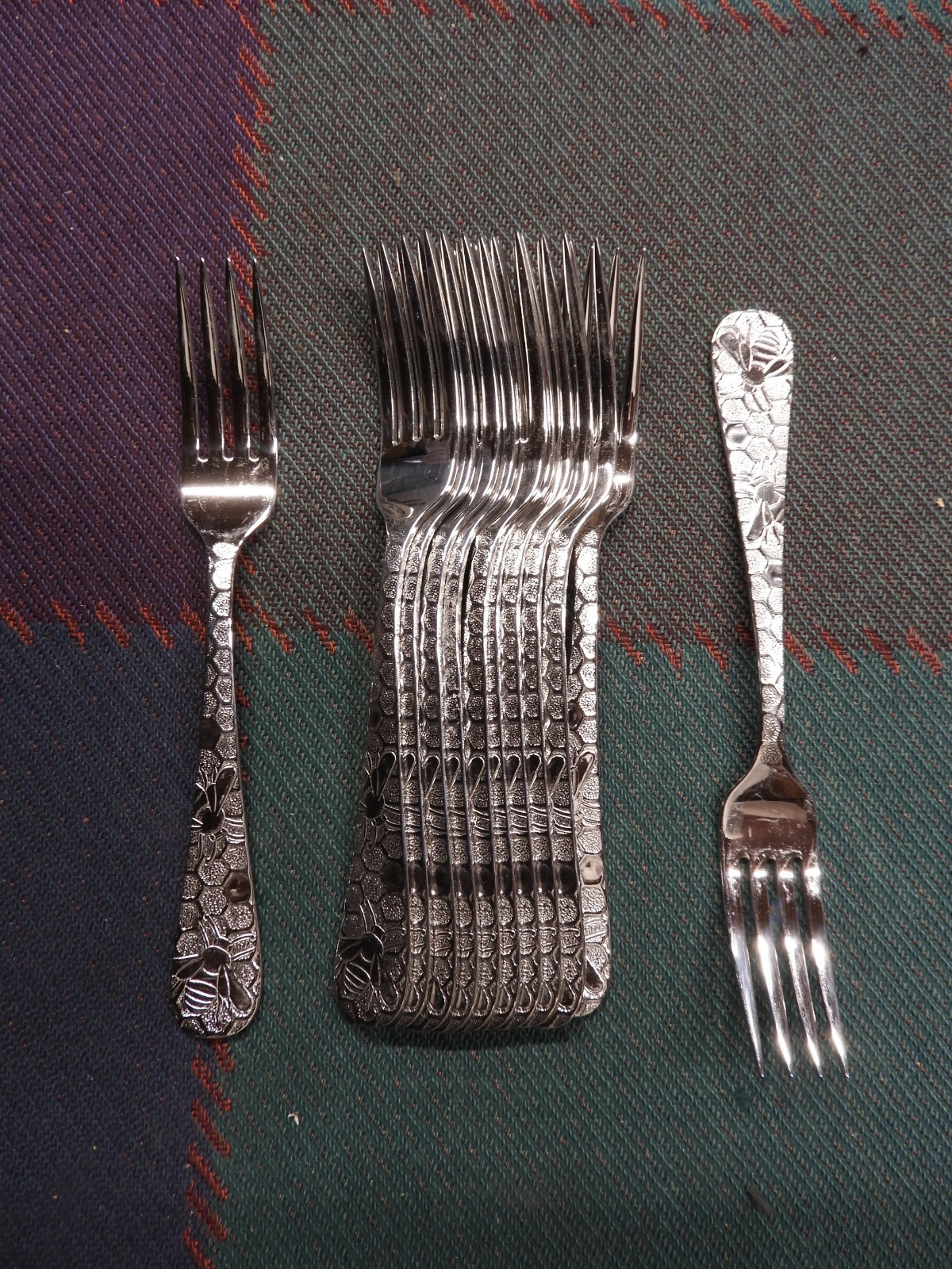 10 Liberty Tabletop, USA - Salad Forks - 7 in. - Honey Bee - NEW 2nd gallery