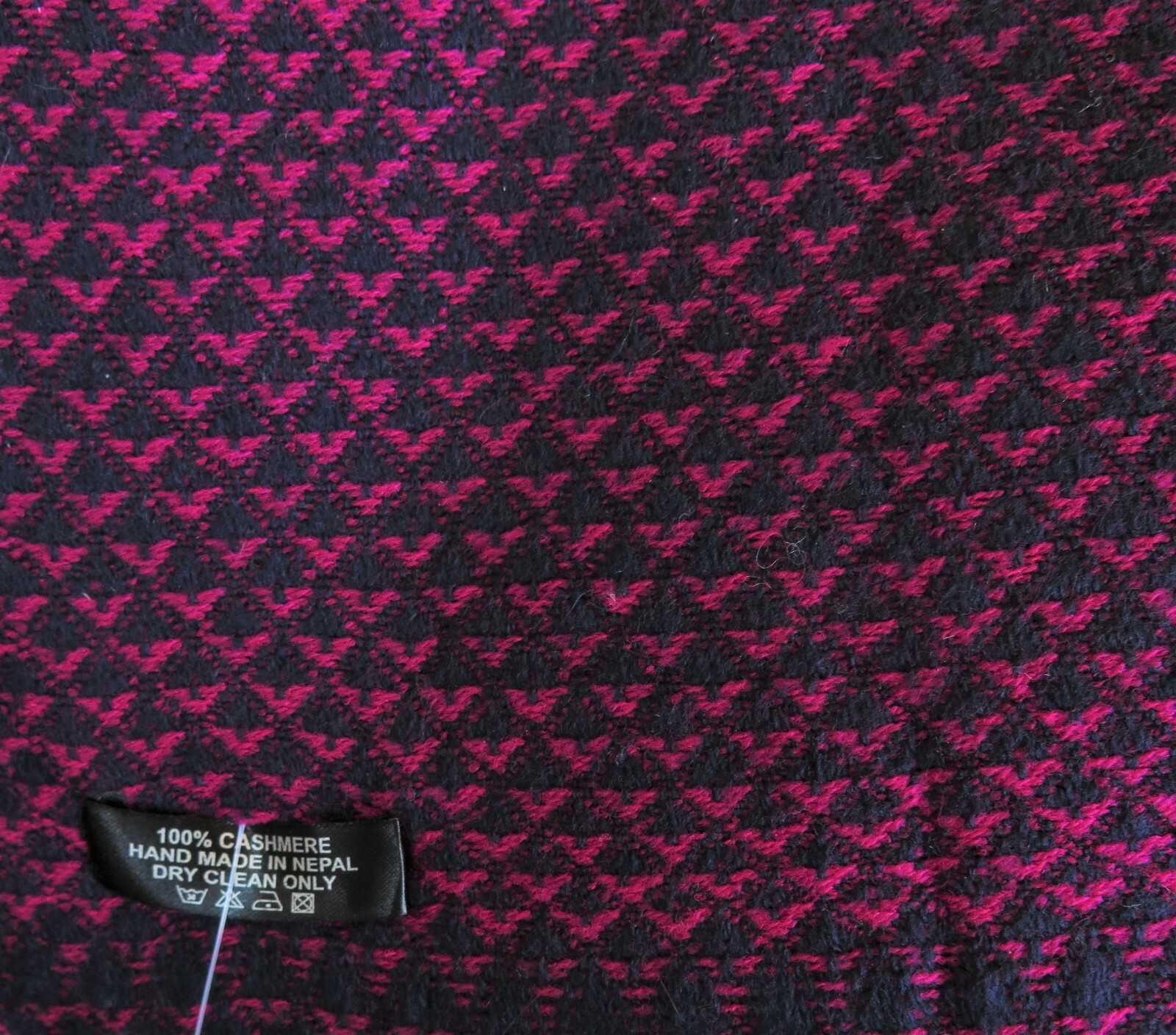 Cashmere|4 Ply|Throw/Blanket|Hand Loomed|Nepal| 2 Color| Fuchsia & Blue gallery