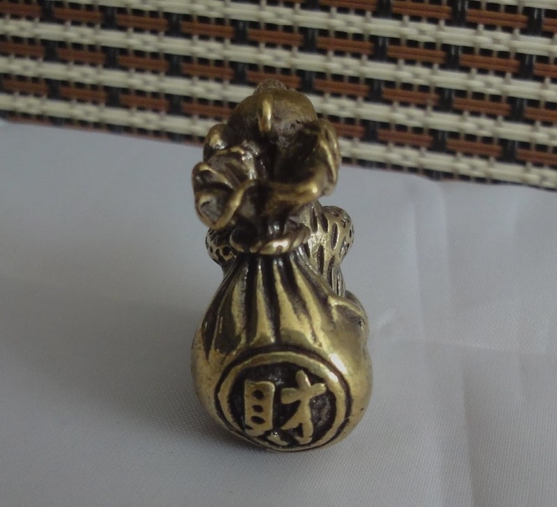 Vintage Style Solid Brass Lucky Rat Carry Bag Statue Pendant for Office Decor gallery