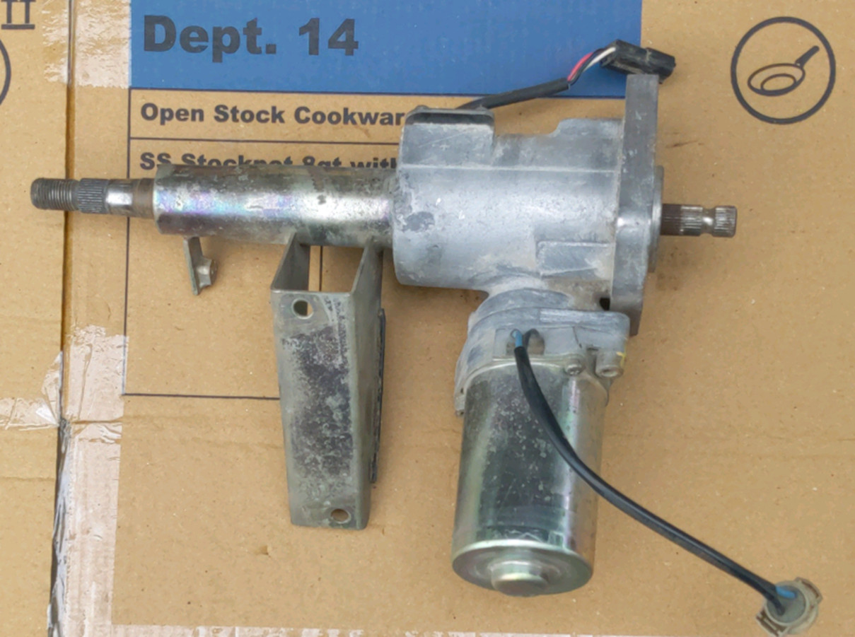 Kubota G2160 Tractor, Power Steering Unit gallery