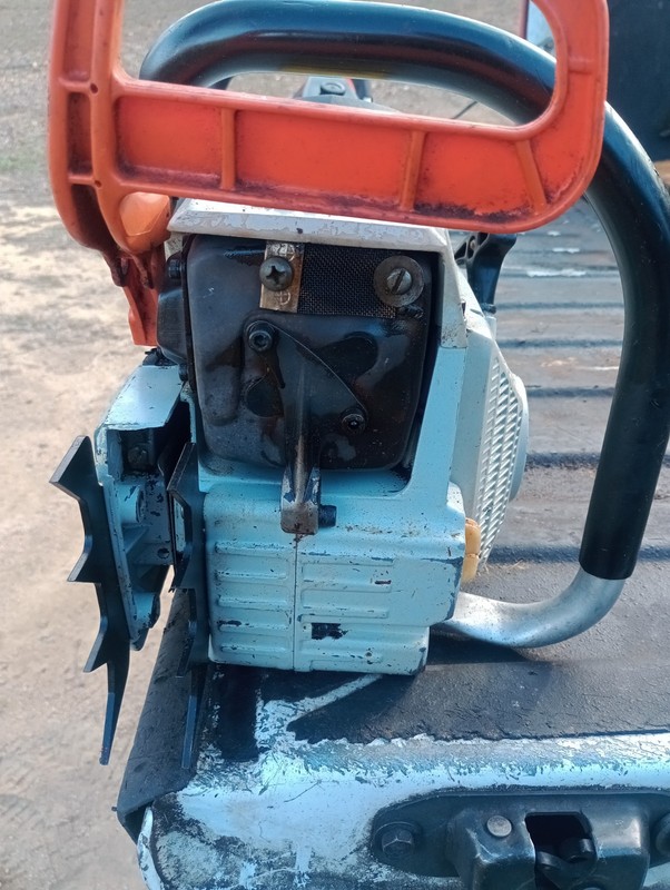 Echo Model Number CS-8000 Chainsaw Made In Japan 2 Stroke Engine gallery