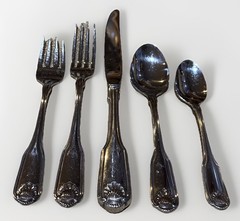 Oneida Classic Shell Stainless Flatware 5 Pc. Place Setting