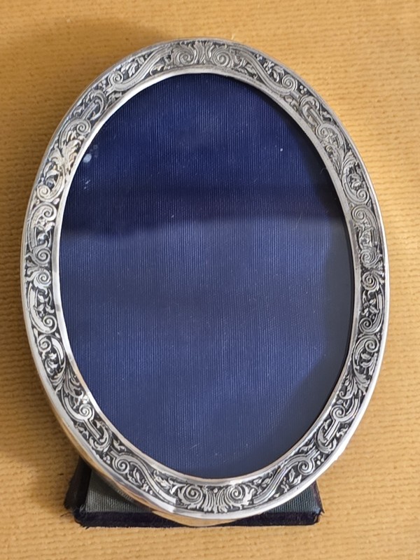 Gorham B3360 Oval Scroll STERLING Silver Photo Frame 4"x3" Velvet Easel Back gallery