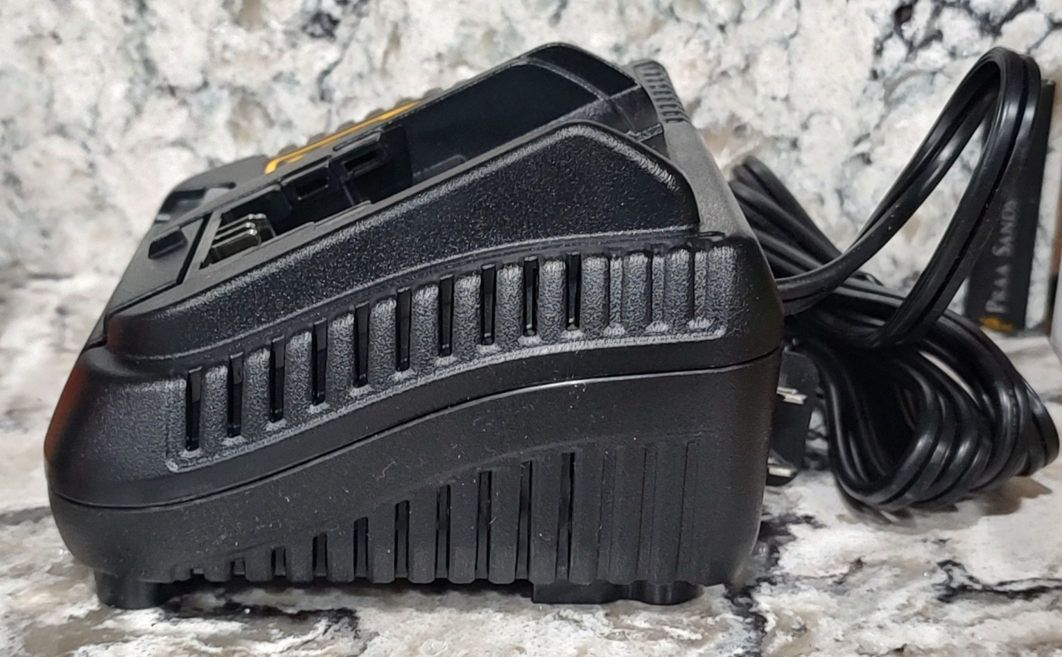 DEWALT DCB115 20V / 12V - ORIGINAL MANUFACTURER LI-ION FAST BATTERY CHARGER gallery