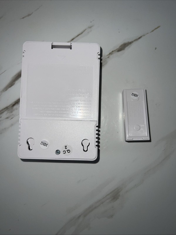 Utilitech Wireless Doorbell Kit White Finish 2 Chime Options Battery Powered gallery