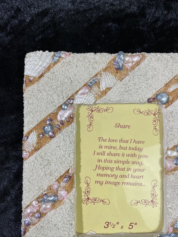 SEASHELL PICTURE FRAME w/Simulated Sand - Portrait or Landscape for 3.5 x 5" gallery