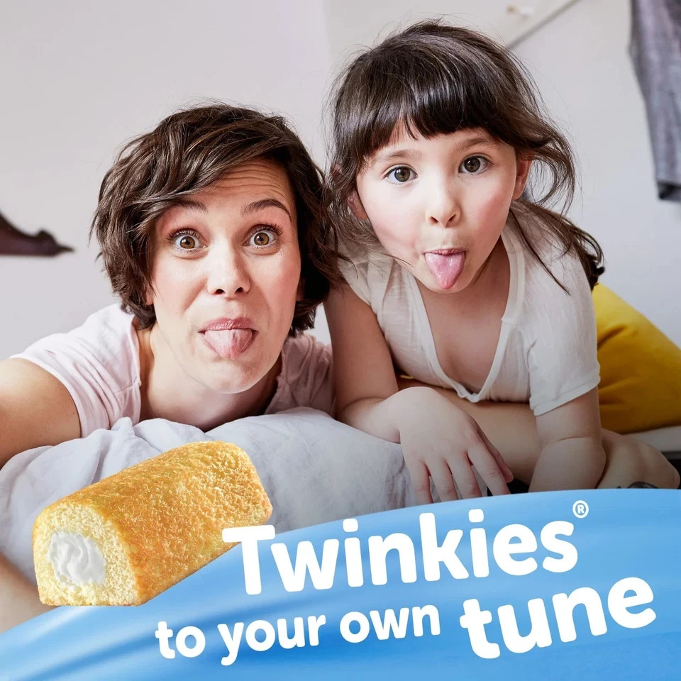 Hostess Twinkies Snack Cakes, Golden Sponge Cake with Crème Filling, 21.73 oz Bo gallery