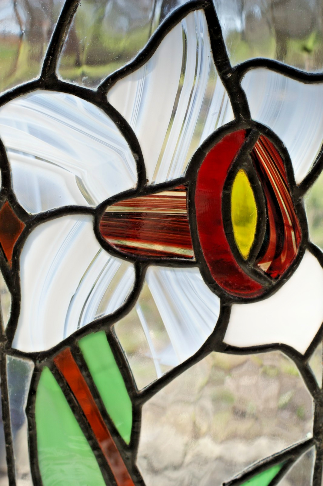 SG37 - Handcrafted Stained Glass Panel Flower, Daffodil, 15X5 in. gallery